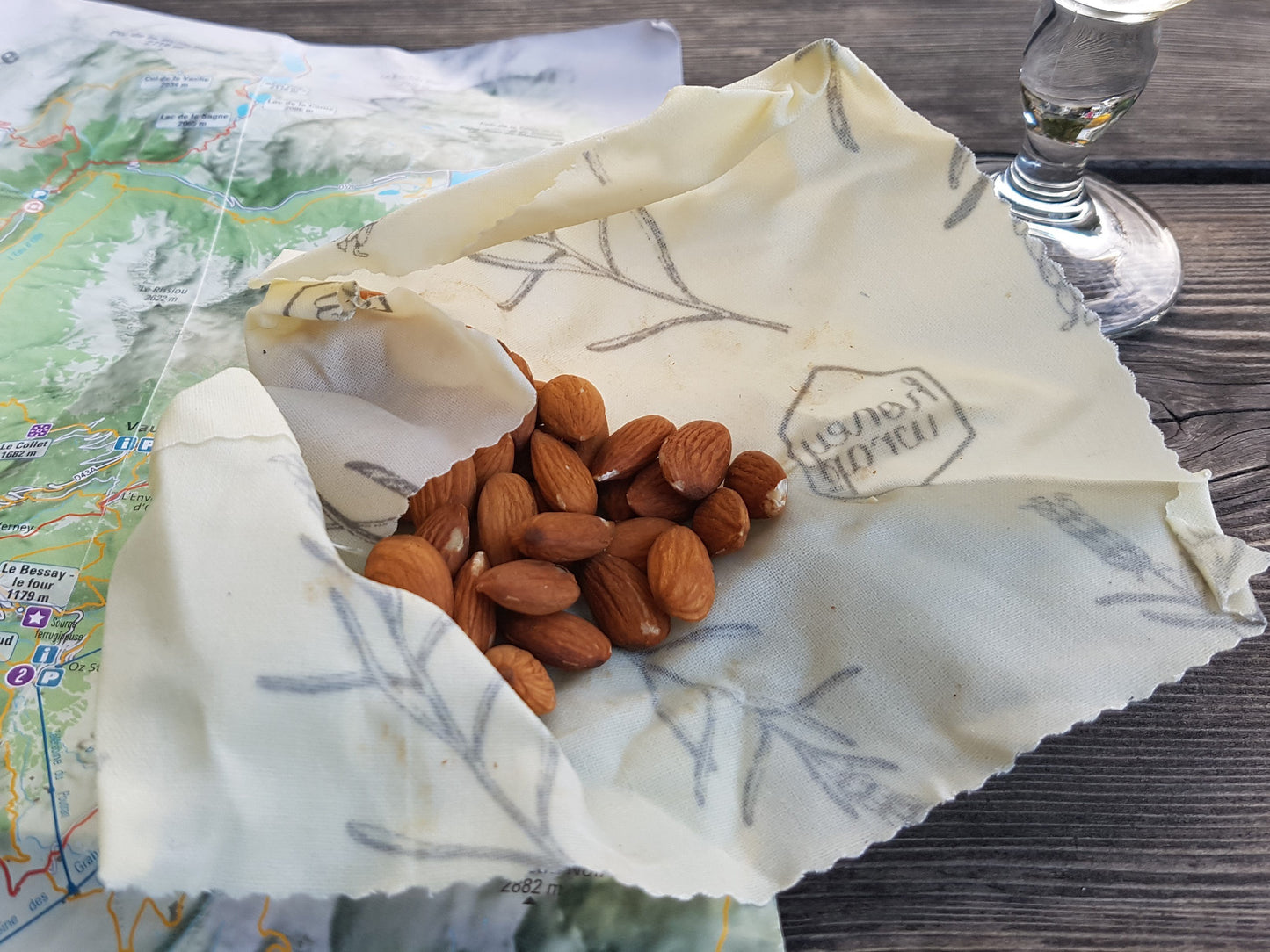 みつろうエコラップ 3-Pack (オーガニックコットン100%生地) (S, M, L 各1枚)Honeywrap 3-Pack