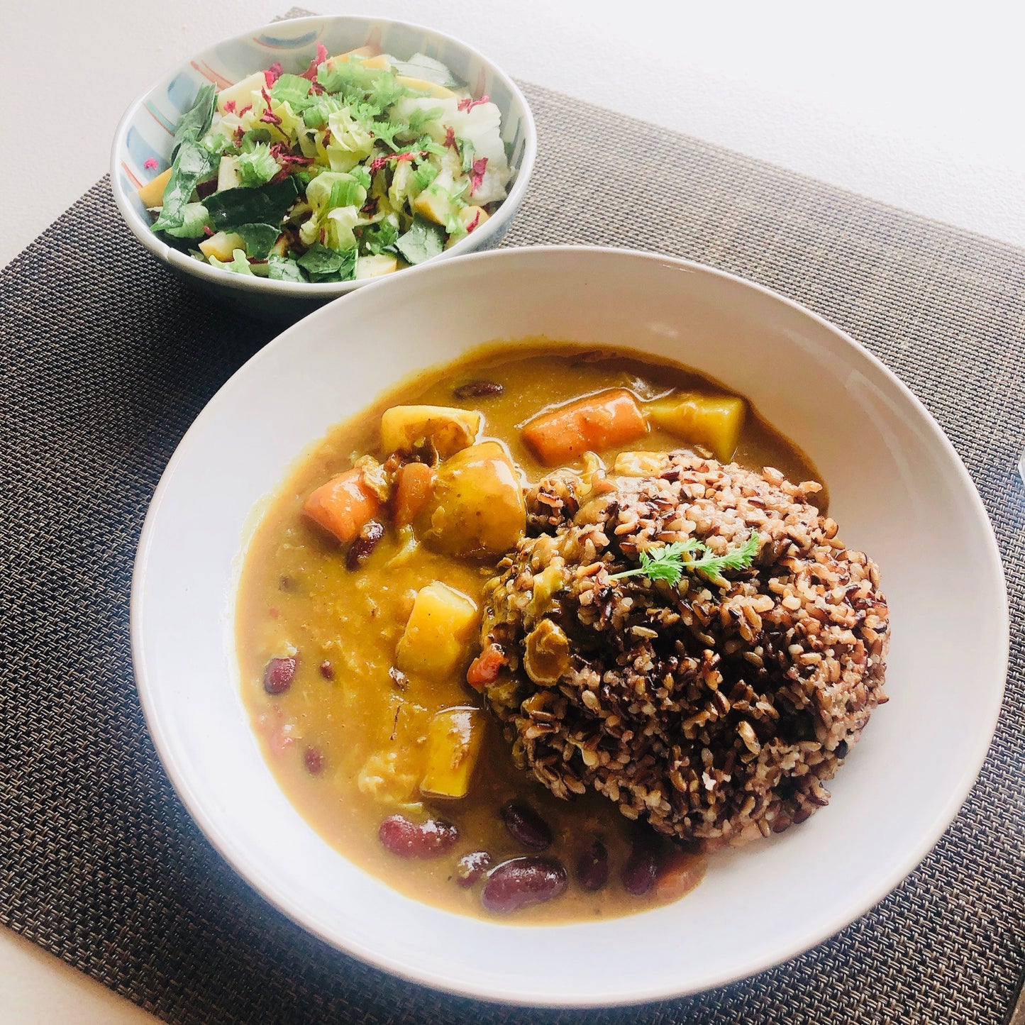 「美食同玄米」(４合 600g 脱酸素剤入り密封）　Bishokudo Rice (600g)　