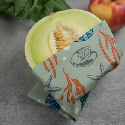 みつろうエコラップ Mサイズ (オーガニックコットン100%生地) Medium Honeywrap (24cm x 31cm)