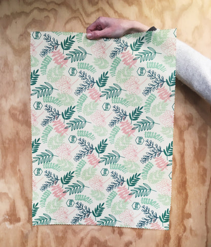 みつろうエコラップ 特大サイズ（オーガニックコットン100%生地）Supersize Honeywrap (44cm x 60cm)